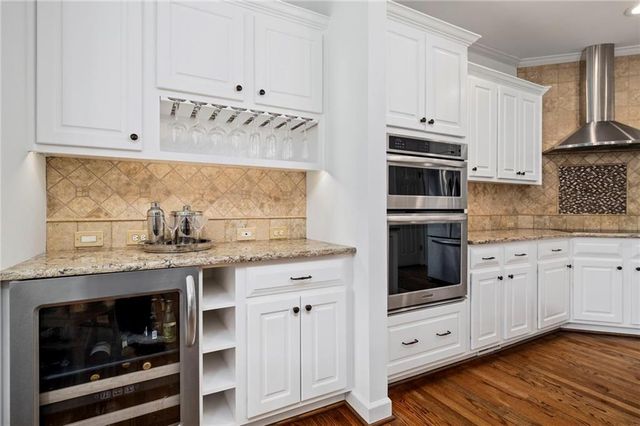 210 Hamilton Way, Roswell, GA 30075