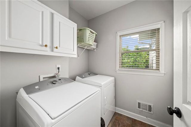 210 Hamilton Way, Roswell, GA 30075