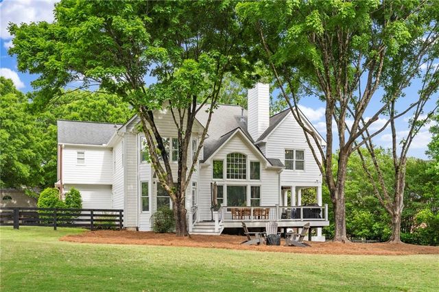 210 Hamilton Way, Roswell, GA 30075