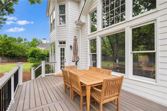 210 Hamilton Way, Roswell, GA 30075