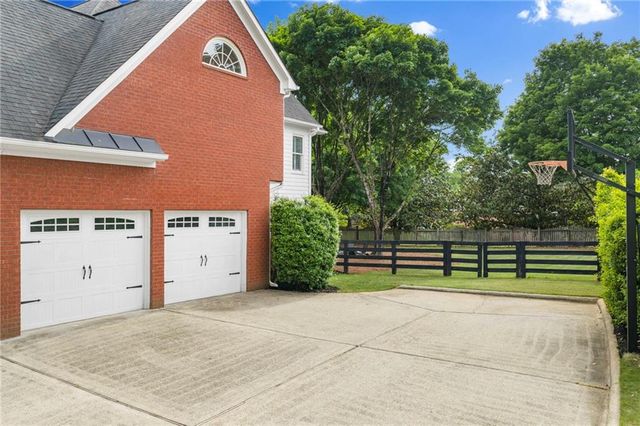 210 Hamilton Way, Roswell, GA 30075