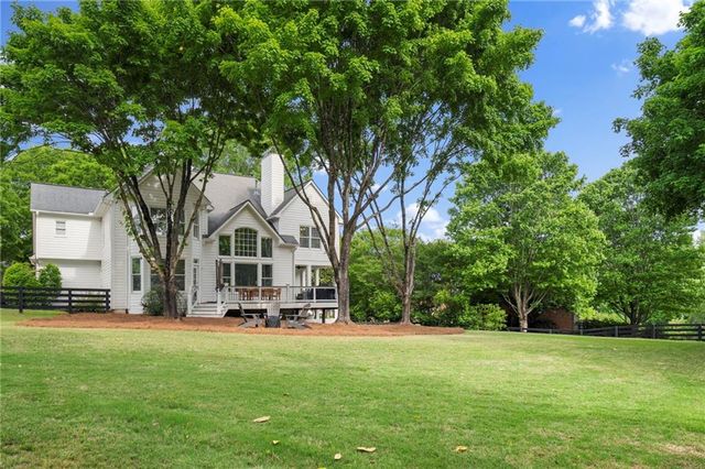 210 Hamilton Way, Roswell, GA 30075