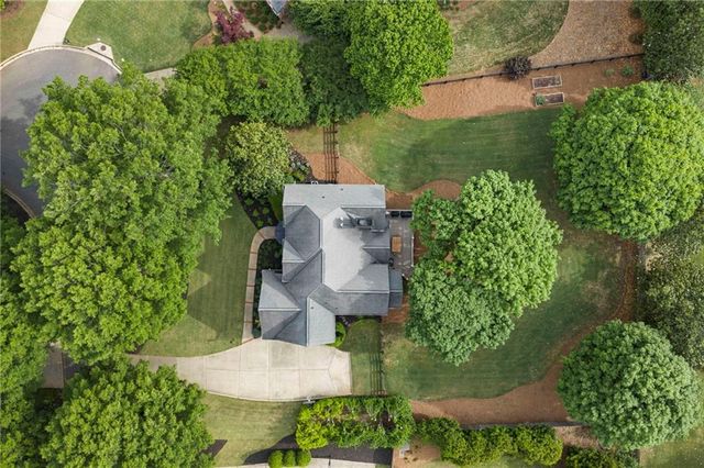 210 Hamilton Way, Roswell, GA 30075