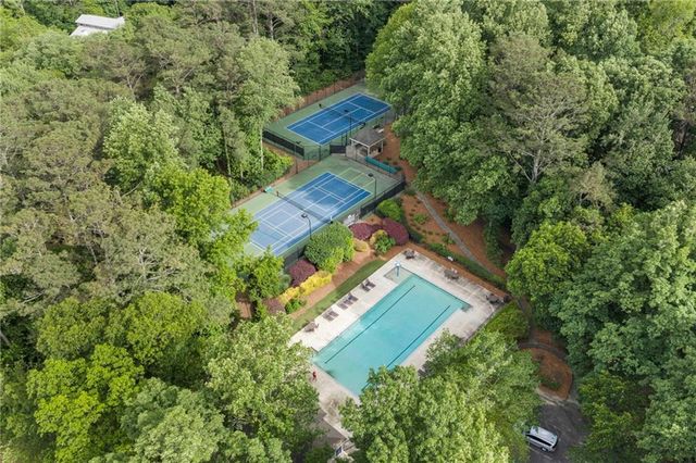 210 Hamilton Way, Roswell, GA 30075