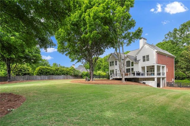 210 Hamilton Way, Roswell, GA 30075