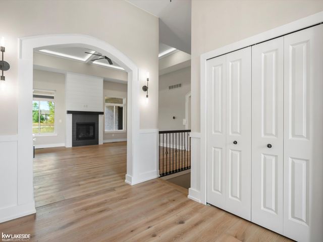 19307 Springbrook Drive, Macomb Twp, MI 48044