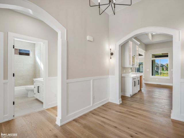 19307 Springbrook Drive, Macomb Twp, MI 48044