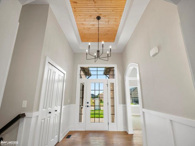 19307 Springbrook Drive, Macomb Twp, MI 48044