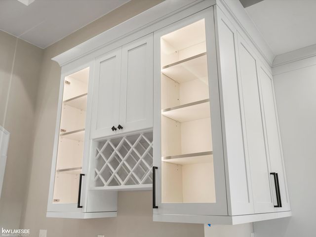 19307 Springbrook Drive, Macomb Twp, MI 48044