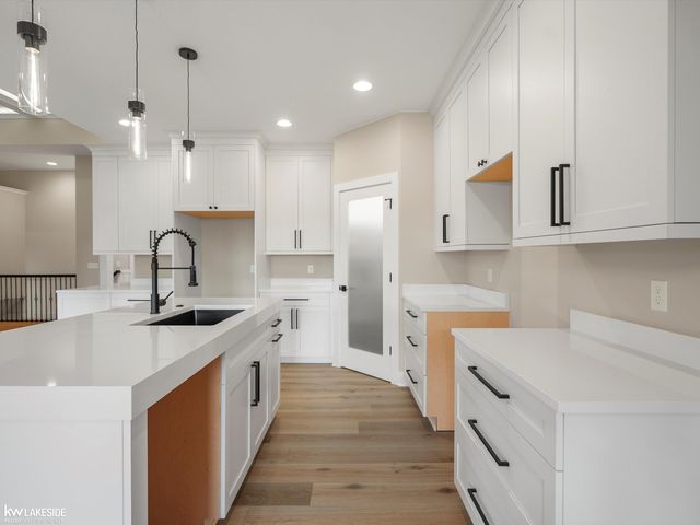 19307 Springbrook Drive, Macomb Twp, MI 48044