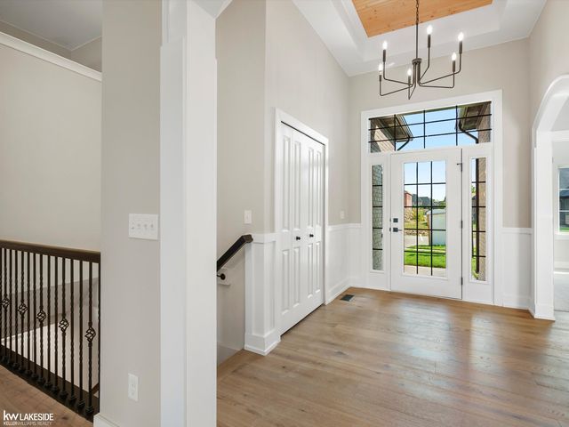 19307 Springbrook Drive, Macomb Twp, MI 48044