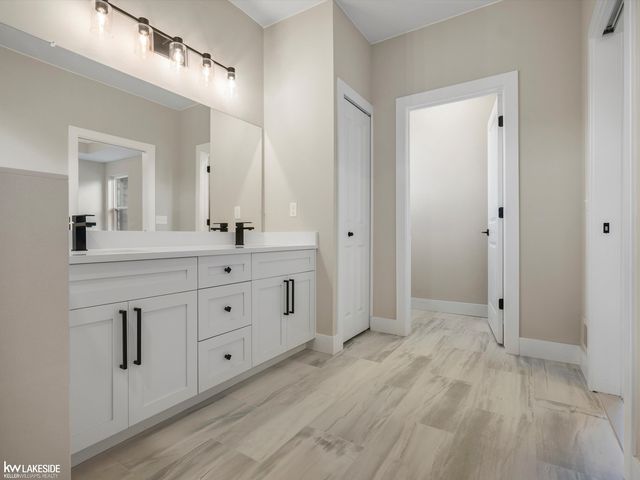 19307 Springbrook Drive, Macomb Twp, MI 48044