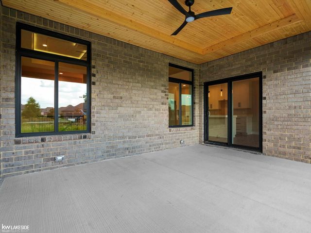 19307 Springbrook Drive, Macomb Twp, MI 48044