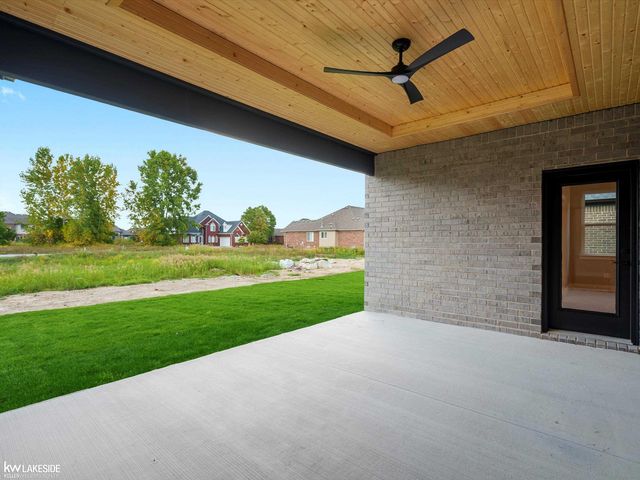 19307 Springbrook Drive, Macomb Twp, MI 48044