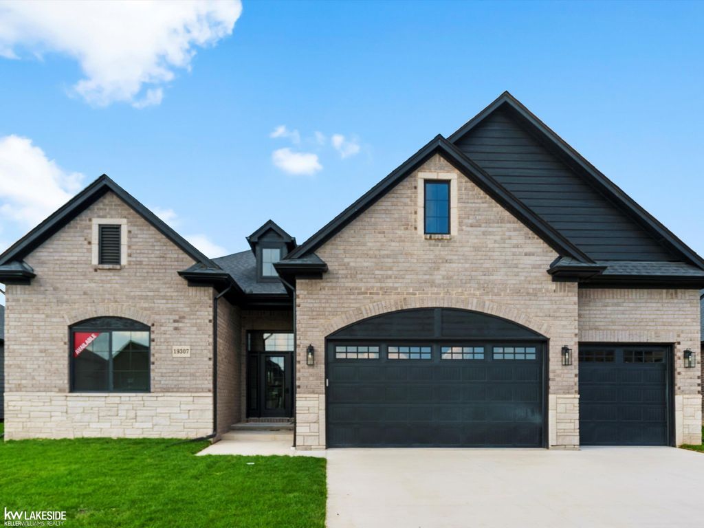 19307 Springbrook Drive, Macomb Twp, MI 48044