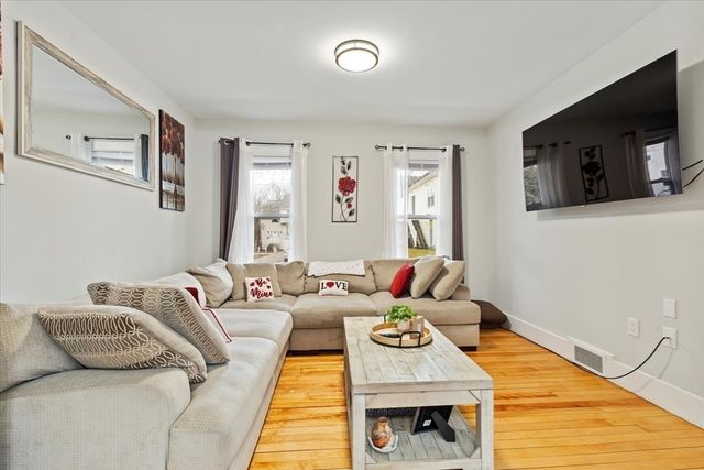 1 Ralph Ave, Worcester, MA 01604