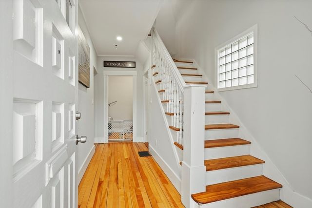 1 Ralph Ave, Worcester, MA 01604