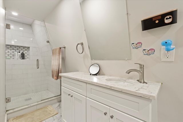 1 Ralph Ave, Worcester, MA 01604