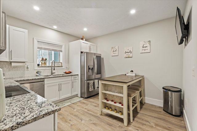 1 Ralph Ave, Worcester, MA 01604