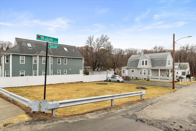 1 Ralph Ave, Worcester, MA 01604