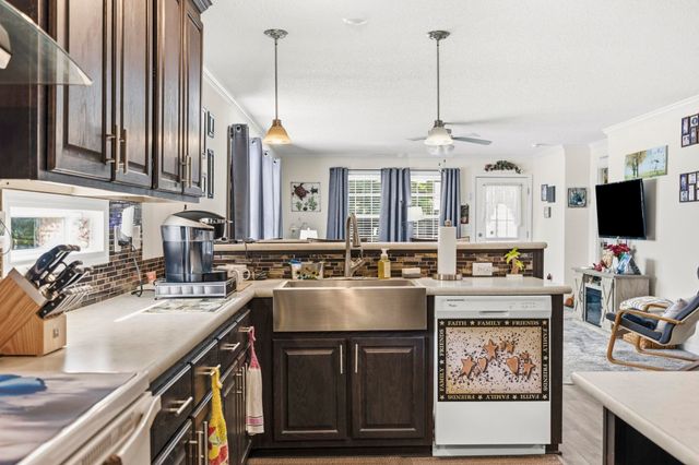 1004 Greencrest Ct., Conway, SC 29526