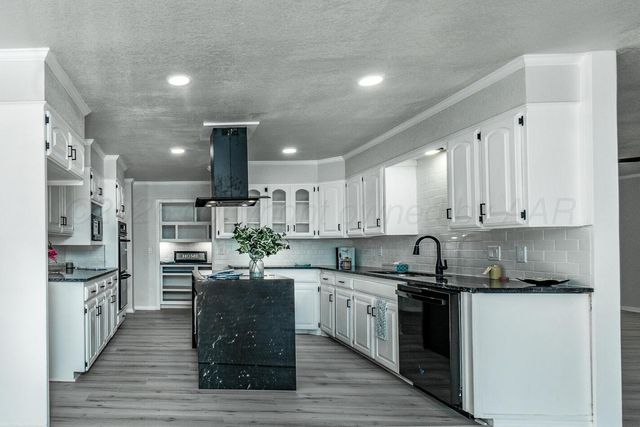 2414 14th Avenue, Canyon, TX 79015