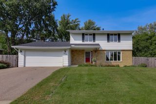 8300 28th Avenue N, New Hope, MN 55427