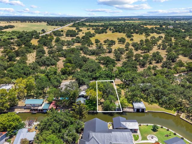 410 CR 136B, Kingsland, TX 78639