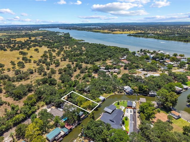 410 CR 136B, Kingsland, TX 78639