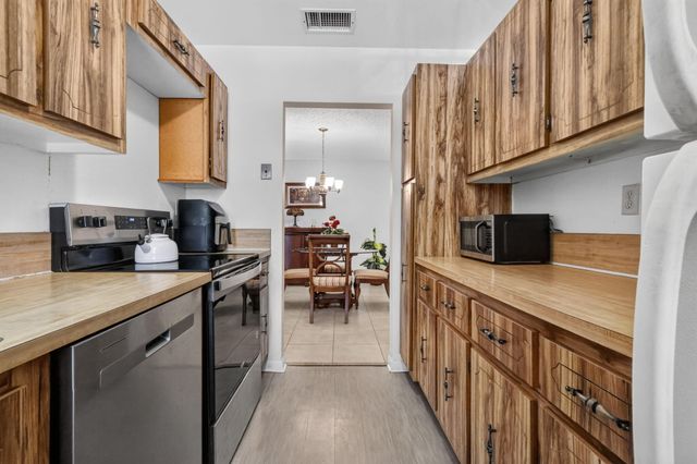 5181 LAKEFRONT Boulevard B, Delray Beach, FL 33484
