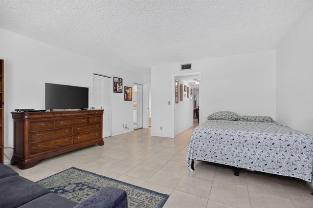 5181 LAKEFRONT Boulevard B, Delray Beach, FL 33484