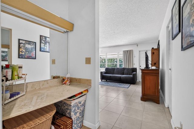 5181 LAKEFRONT Boulevard B, Delray Beach, FL 33484
