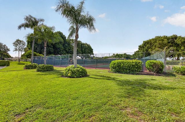 5181 LAKEFRONT Boulevard B, Delray Beach, FL 33484