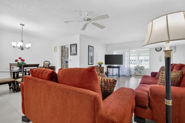 5181 LAKEFRONT Boulevard B, Delray Beach, FL 33484