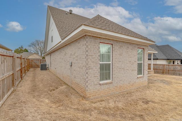 4725 Edgemont Dr, Jonesboro, AR 72405