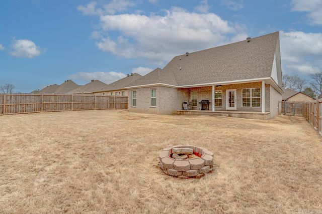 4725 Edgemont Dr, Jonesboro, AR 72405