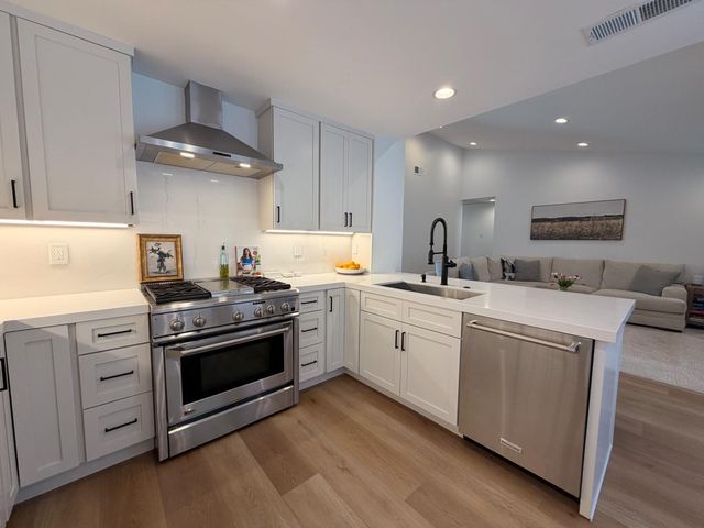 2222 Thurton Dr, Roseville, CA 95747