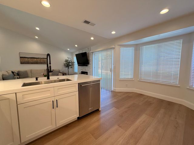 2222 Thurton Dr, Roseville, CA 95747