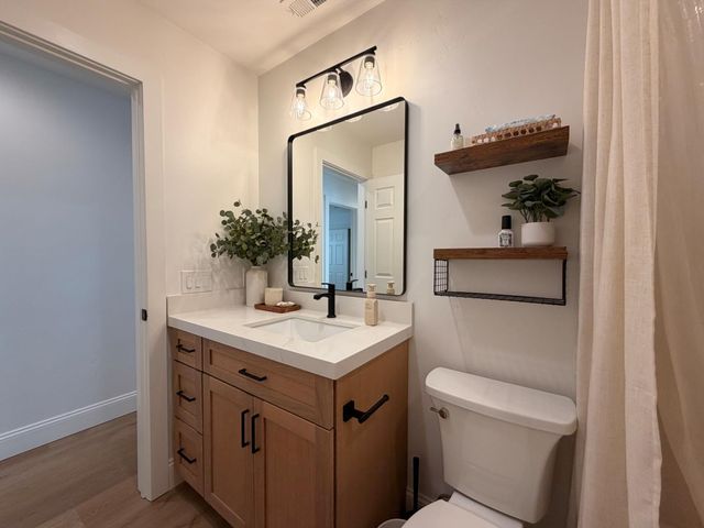 2222 Thurton Dr, Roseville, CA 95747