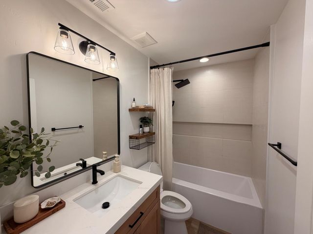 2222 Thurton Dr, Roseville, CA 95747