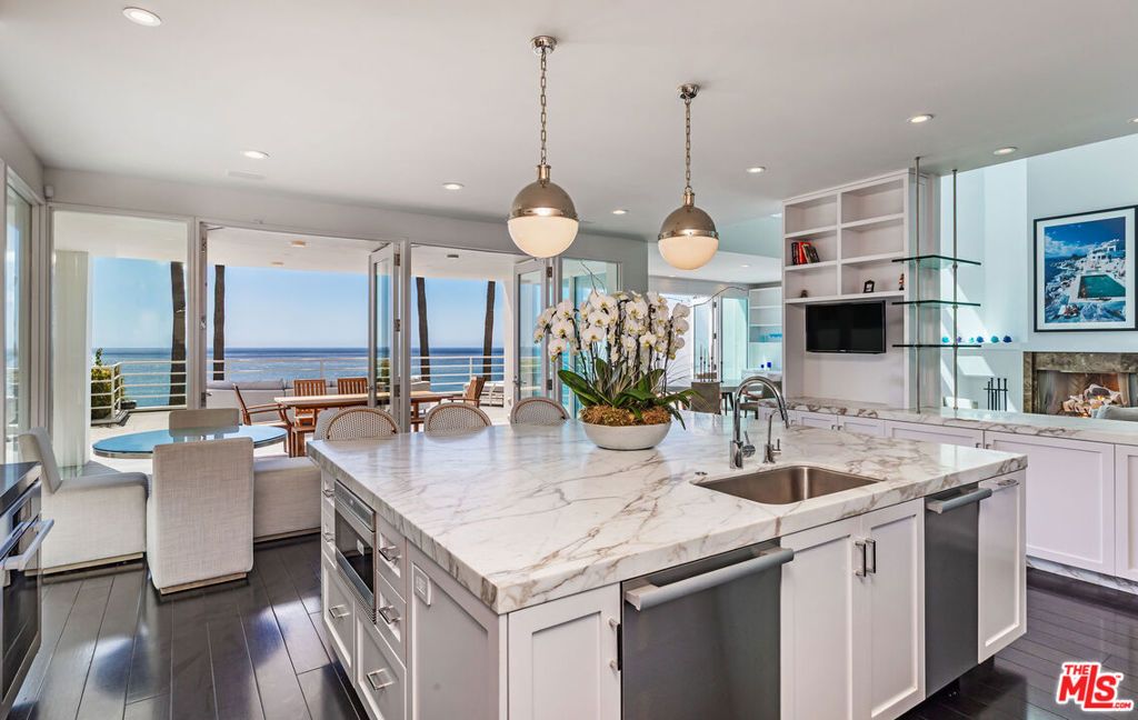 Image 13 of property listing at 27420 Pacific Coast Highway, Malibu, CA 90265