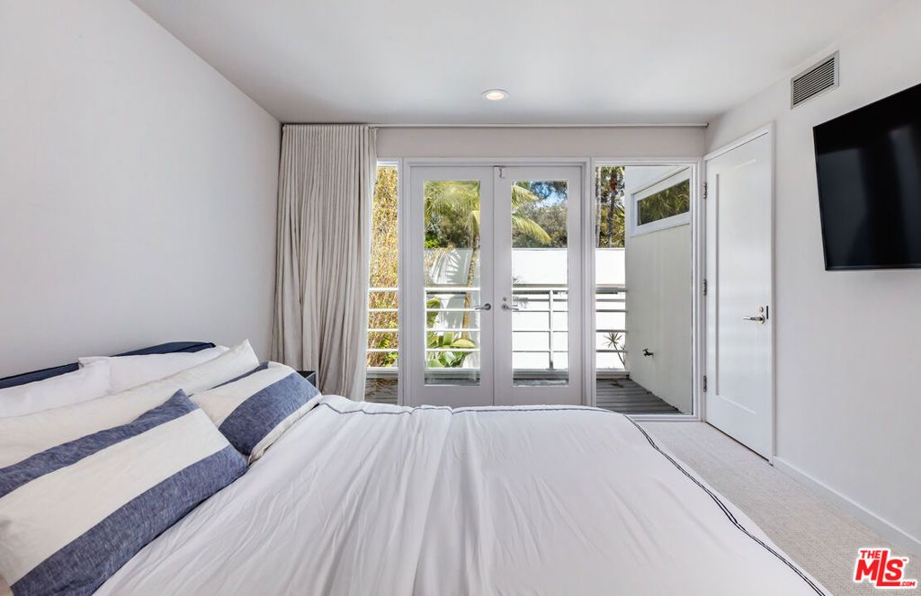 Image 28 of property listing at 27420 Pacific Coast Highway, Malibu, CA 90265