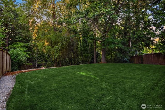 2227 77th Avenue SE, Mercer Island, WA 98040