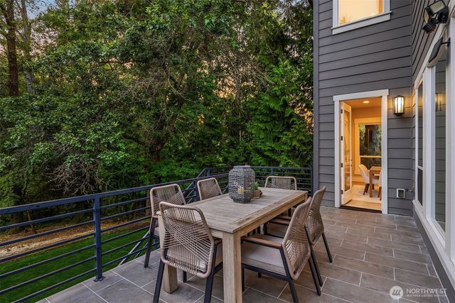 2227 77th Avenue SE, Mercer Island, WA 98040