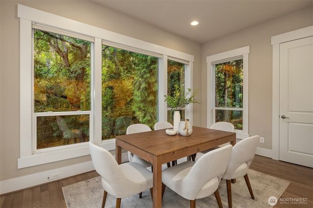 2227 77th Avenue SE, Mercer Island, WA 98040