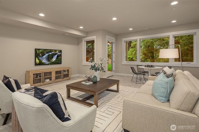 2227 77th Avenue SE, Mercer Island, WA 98040