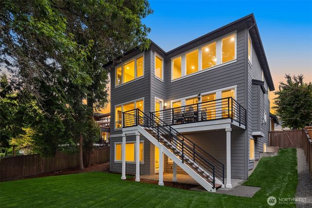 2227 77th Avenue SE, Mercer Island, WA 98040