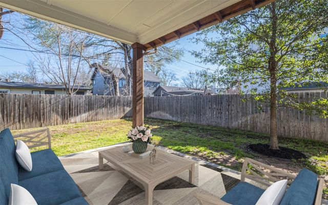1128 Gunter ST B, Austin, TX 78702