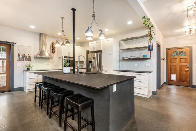 19354 Kiowa Road, Bend, OR 97702