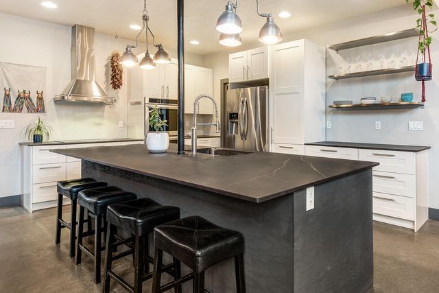 19354 Kiowa Road, Bend, OR 97702